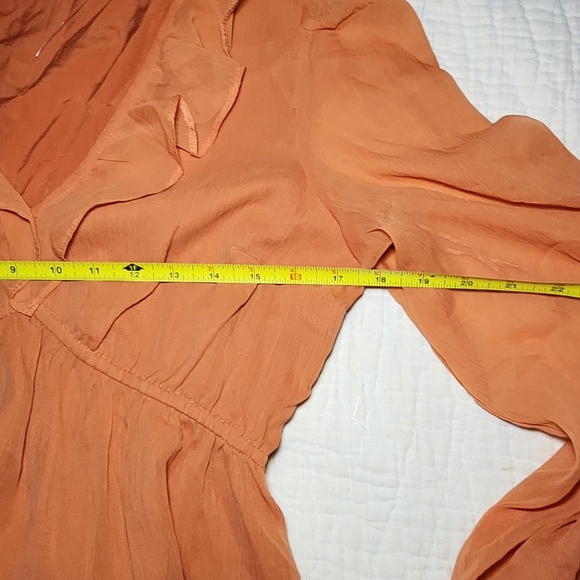 NWOT Abercrombie & Fitch Womens Sz M Blouse Top Rust Ruffle V Neck Puff Sleeves - Picture 5 of 7